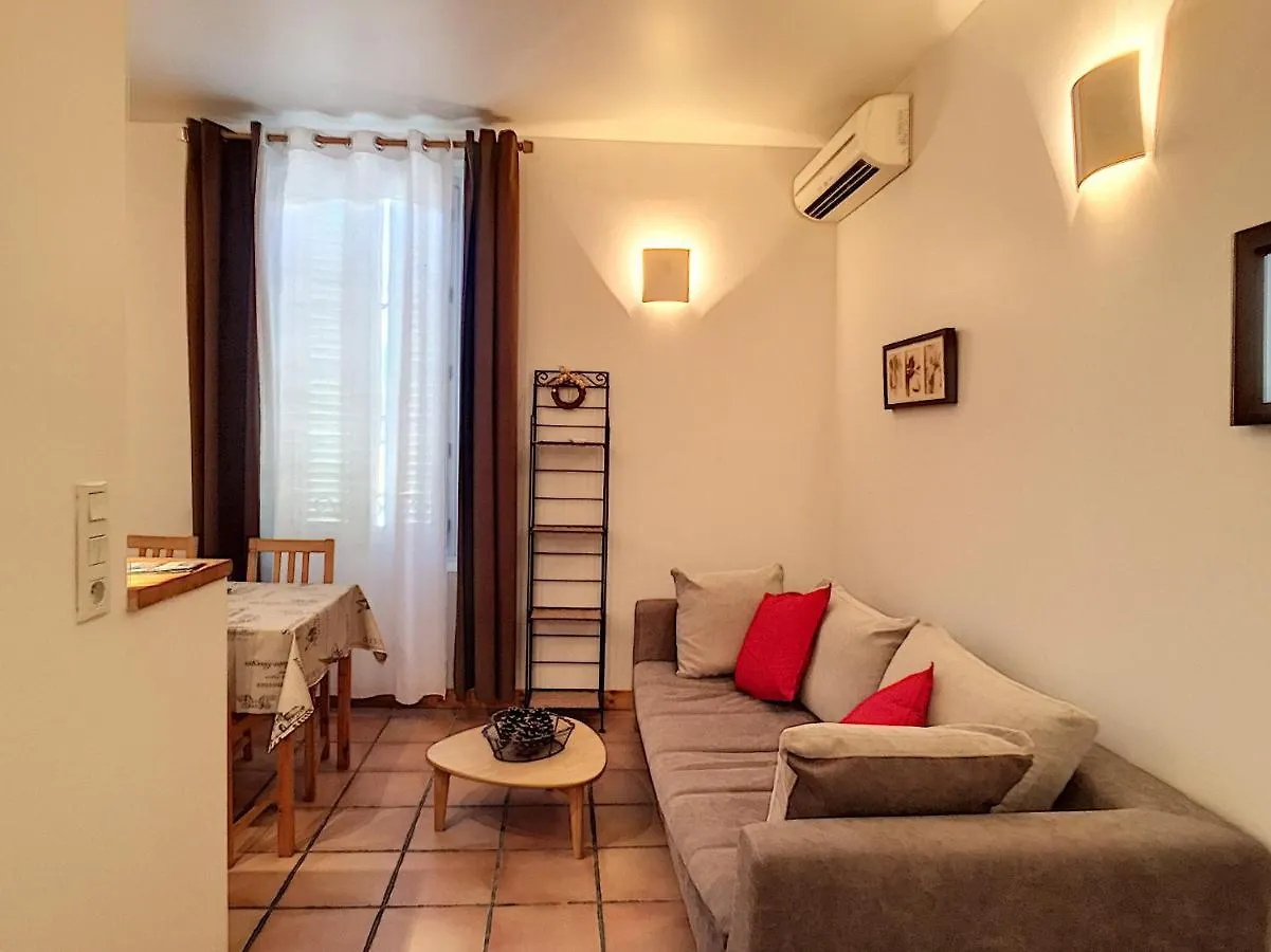 Anne de la Maison Blanche Avignon Appartement